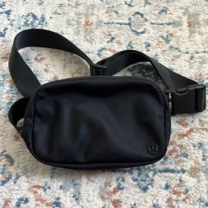 Lululemon Everywhere Belt Bag